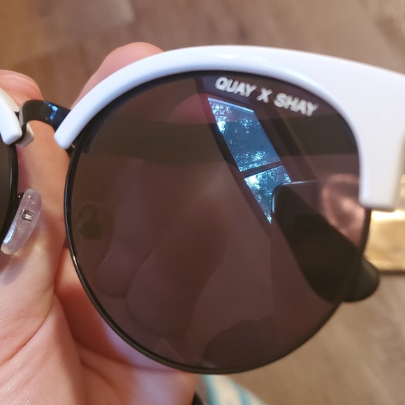 Quay x Shay Vida Sunglasses - Picture 6 of 7